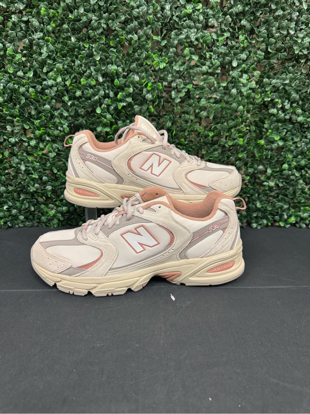 NEW BALANCE 530 CASUAL SHOES - M10/W11.5